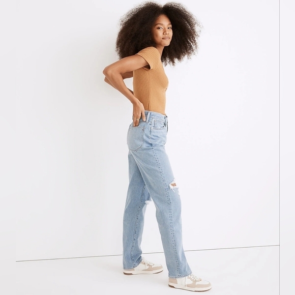 Madewell Baggy Straight Jeans in Earlhurst Wash: Ripped Edition - Picture 2 of 9